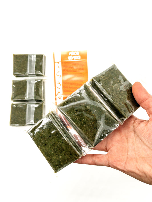 kusamochi (Yomogi Mochi) – Klebreiswürfel mit Beifuß – 300 g – Terrasana