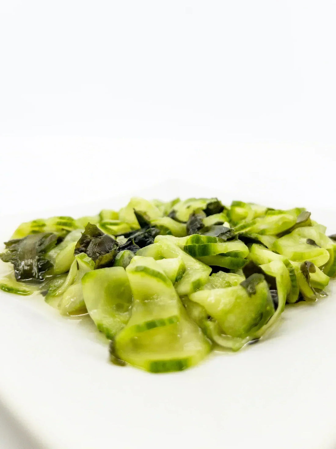 Recette : Kyūri to Wakame no Sunomono - salade vinaigrée de concombre et wakame